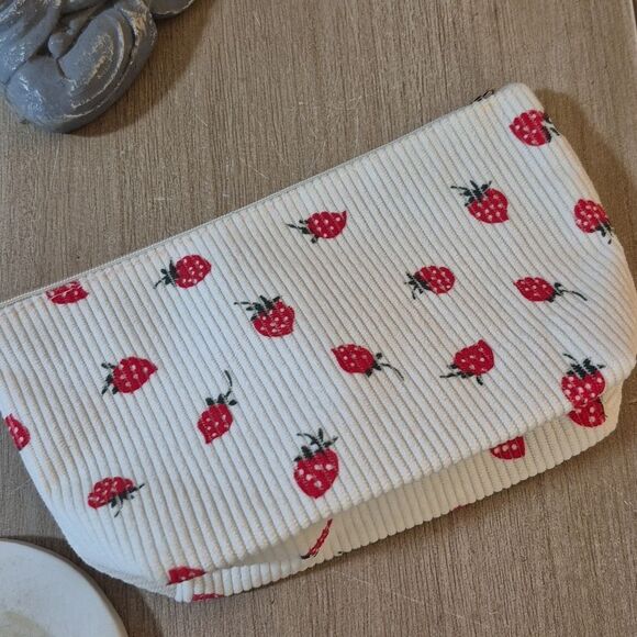 💲6️⃣ Bundled ✔️Strawberry Cosmetic Bag  Corduroy Pouch Makeup Case  In Cream - Picture 7 of 7
